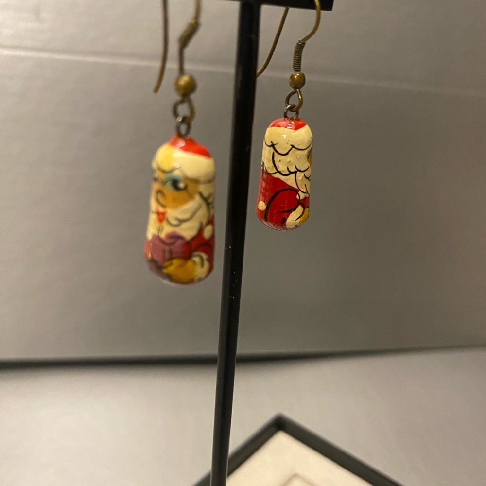 Jewelry - Picture 2 of 5